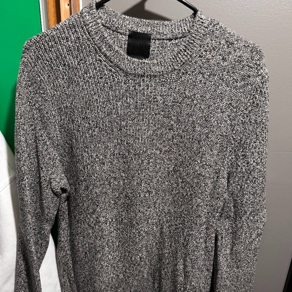 H&M grey sweater